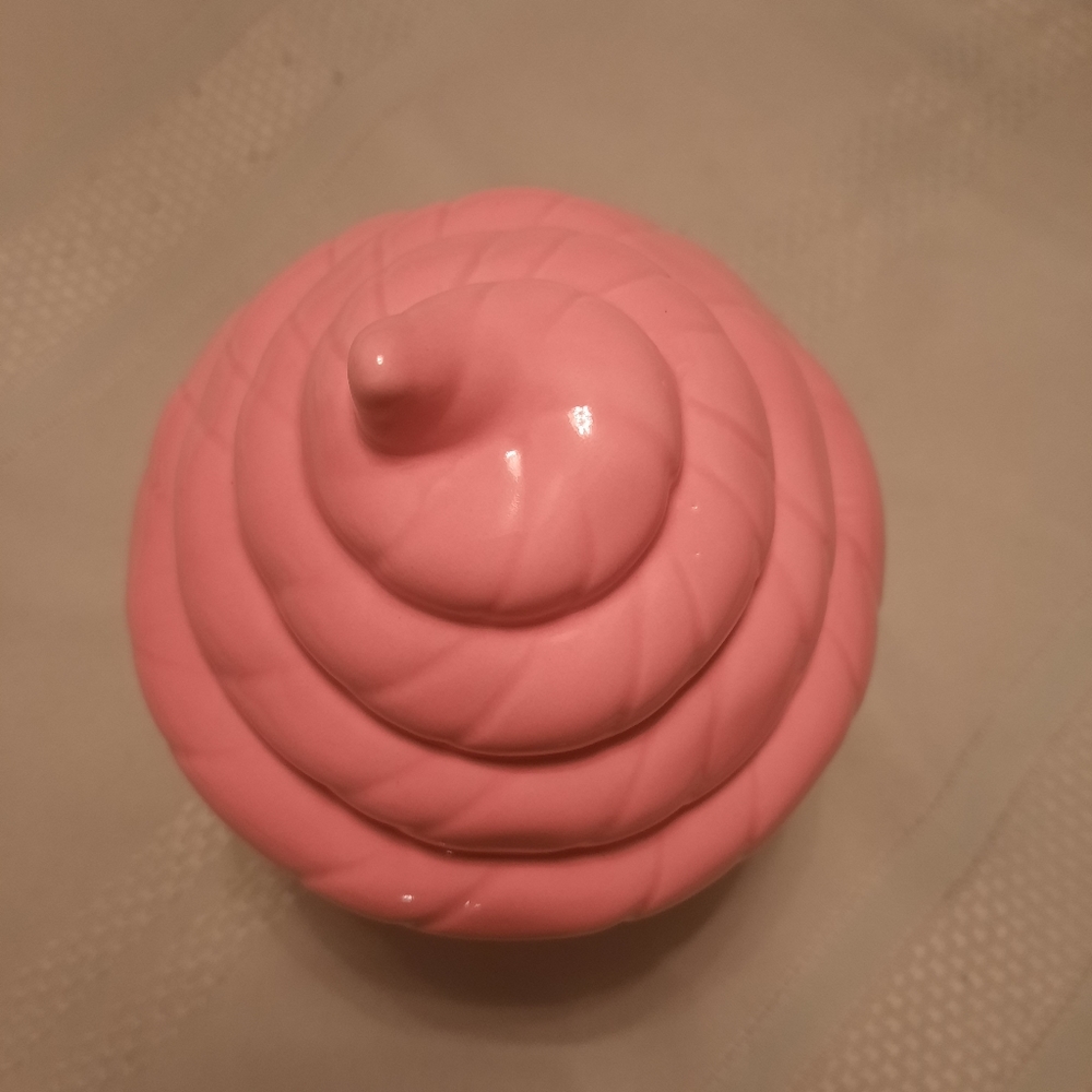 Rae Dunn Cupcake Candle - Picture 3 of 4